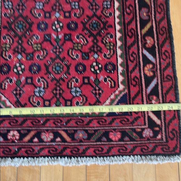 Hand knotted Wool Rug - Picture 2 of 5